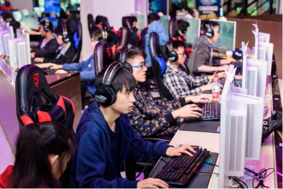紧急战报来袭！PUBG小组赛定位泛悦汇&middot;KA街，王者又见王者！